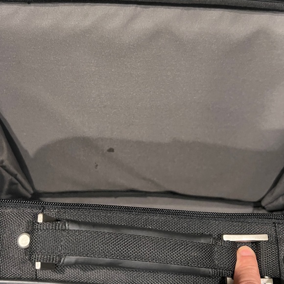 Samsonite Black Laptop Shoulder Messenger Bag - Picture 8 of 10